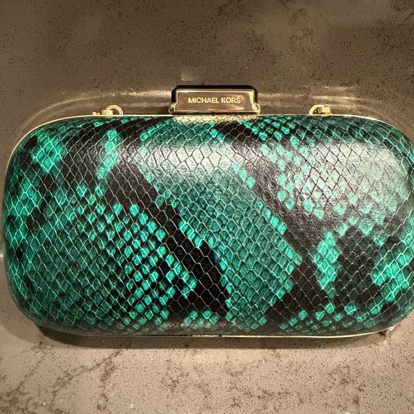 Vintage Michael Kors Emerald Green Snake-Print Clutch with Gold Chain - Picture 3 of 3